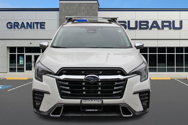Used 2023 Subaru Ascent Touring AWD/4WD image 4