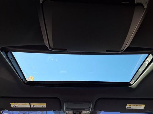 Certified 2022 Honda Pilot TrailSport image 5