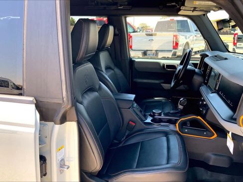 Certified 2023 Ford Bronco Badlands w/ Sasquatch Package AWD/4WD image 9