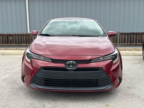 Used 2024 Toyota Corolla LE FWD image 2