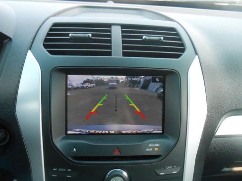 Used 2012 Ford Explorer XLT AWD/4WD image 12