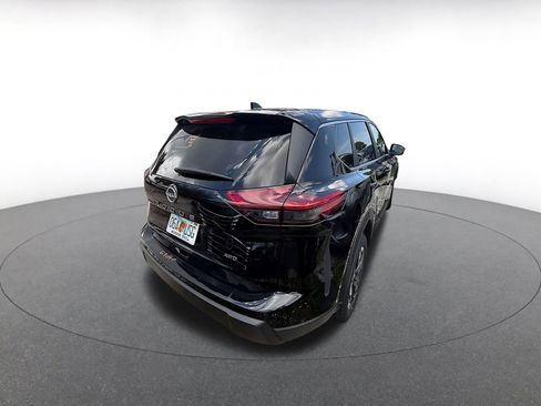 Used 2025 Nissan Rogue SV image 5