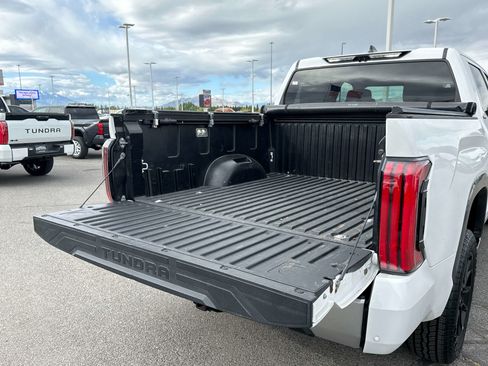 Used 2024 Toyota Tundra Limited AWD/4WD image 15