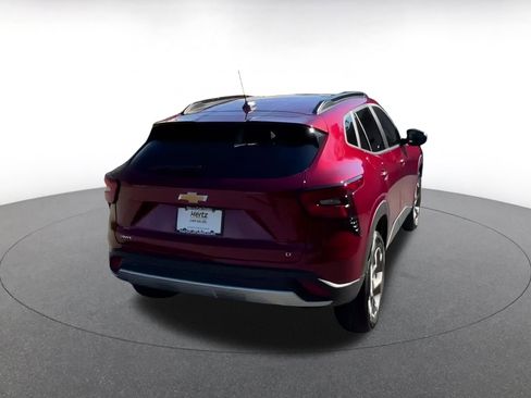 Used 2025 Chevrolet Trax LT image 12