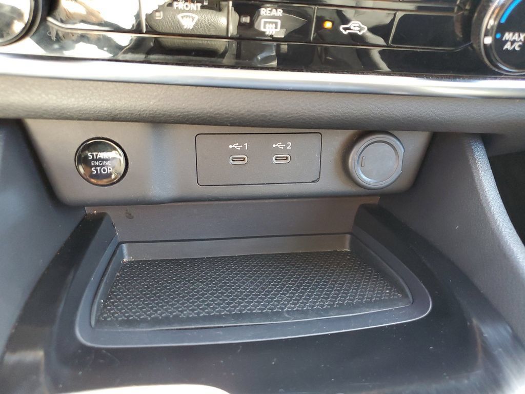 Used 2024 Nissan Rogue S AWD/4WD image 22