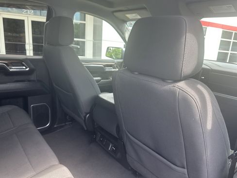 Used 2023 Chevrolet Silverado 1500 LT AWD/4WD image 32