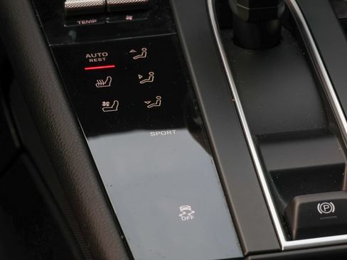 Certified 2026 Porsche Macan AWD/4WD image 46