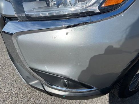 Used 2020 Mitsubishi Outlander SE AWD/4WD image 3