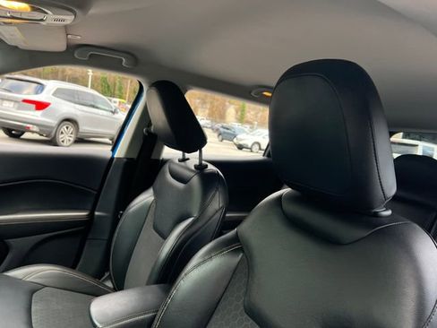 Used 2018 Jeep Compass Latitude image 13