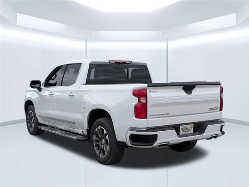 Used 2024 Chevrolet Silverado 1500 High Country AWD/4WD image 3