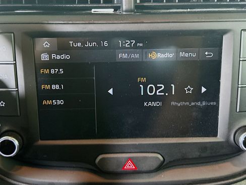 Used 2025 Kia Soul LX w/ LX Technology Package FWD image 21
