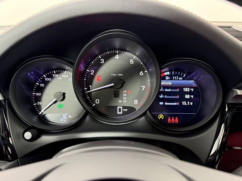 New 2026 Porsche Macan AWD/4WD image 29