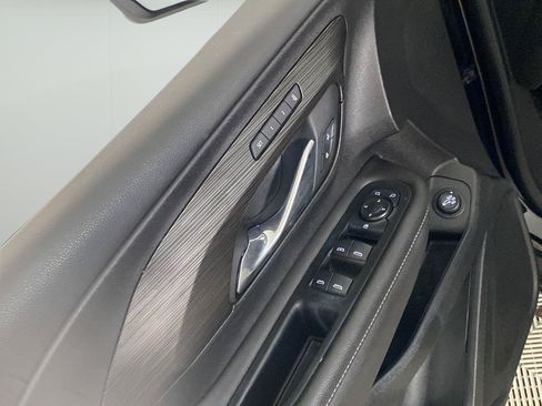 Used 2023 GMC Terrain SLT w/ Elevation Edition FWD image 11