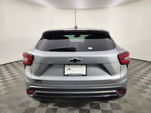 Used 2024 Chevrolet Trax RS w/ Driver Confidence Package FWD image 4