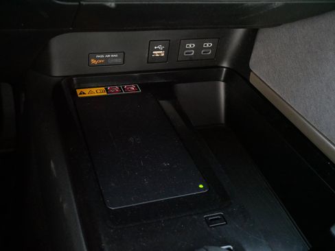 Certified 2025 Toyota Camry LE FWD image 28
