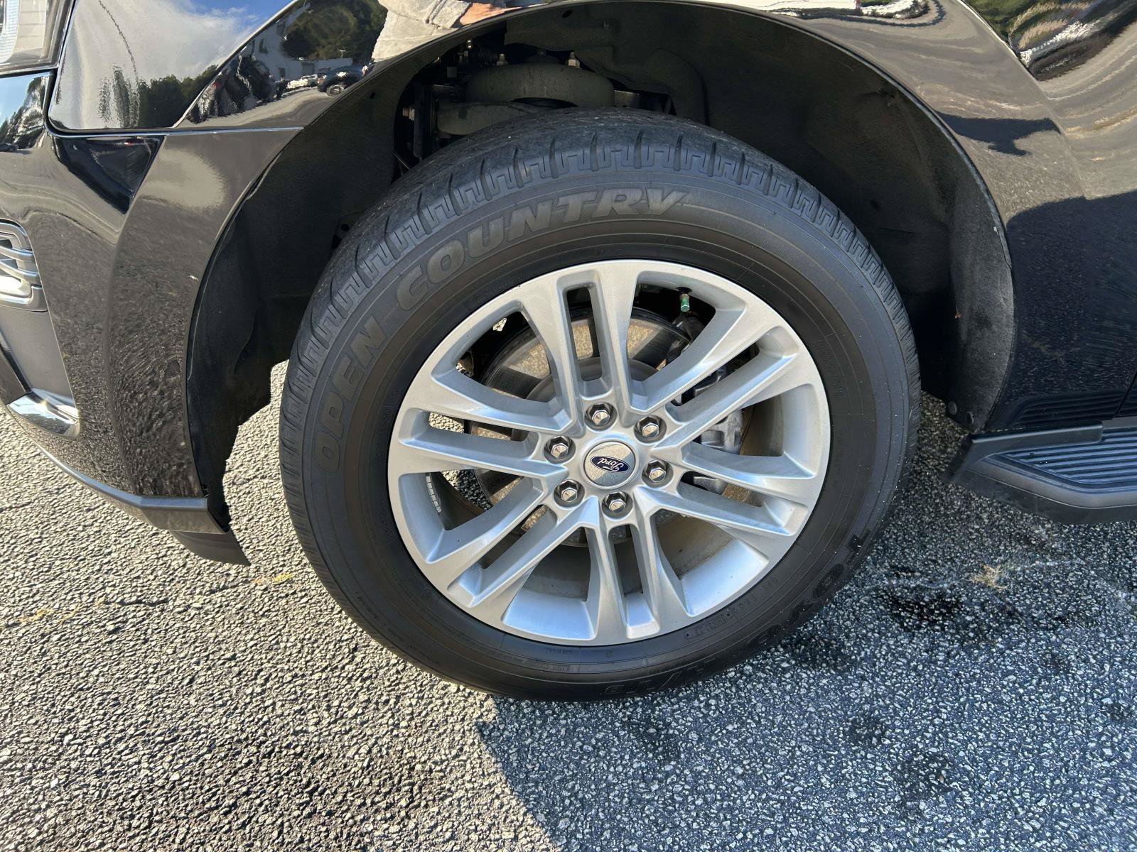 Used 2024 Ford Expedition XLT RWD image 9