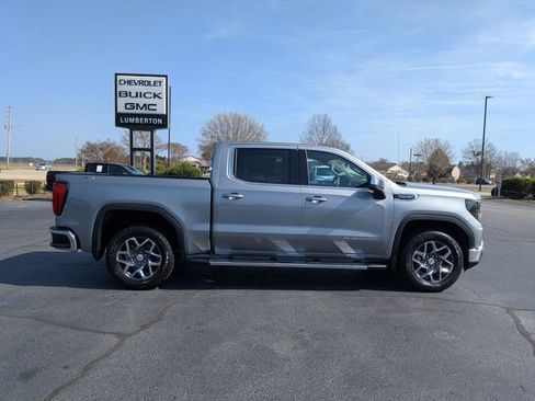 New 2026 GMC Sierra 1500 SLE image 2