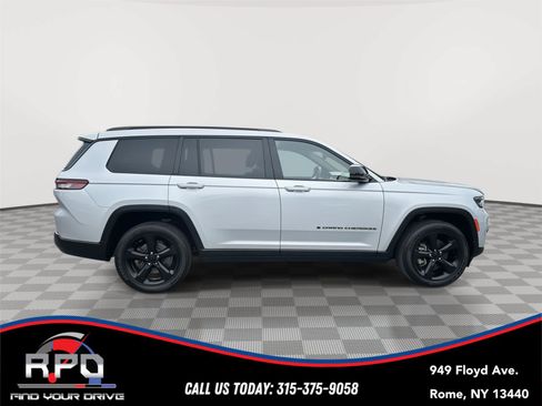 Used 2021 Jeep Grand Cherokee L Laredo AWD/4WD image 6