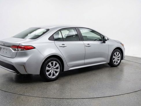 Used 2025 Toyota Corolla LE FWD image 9