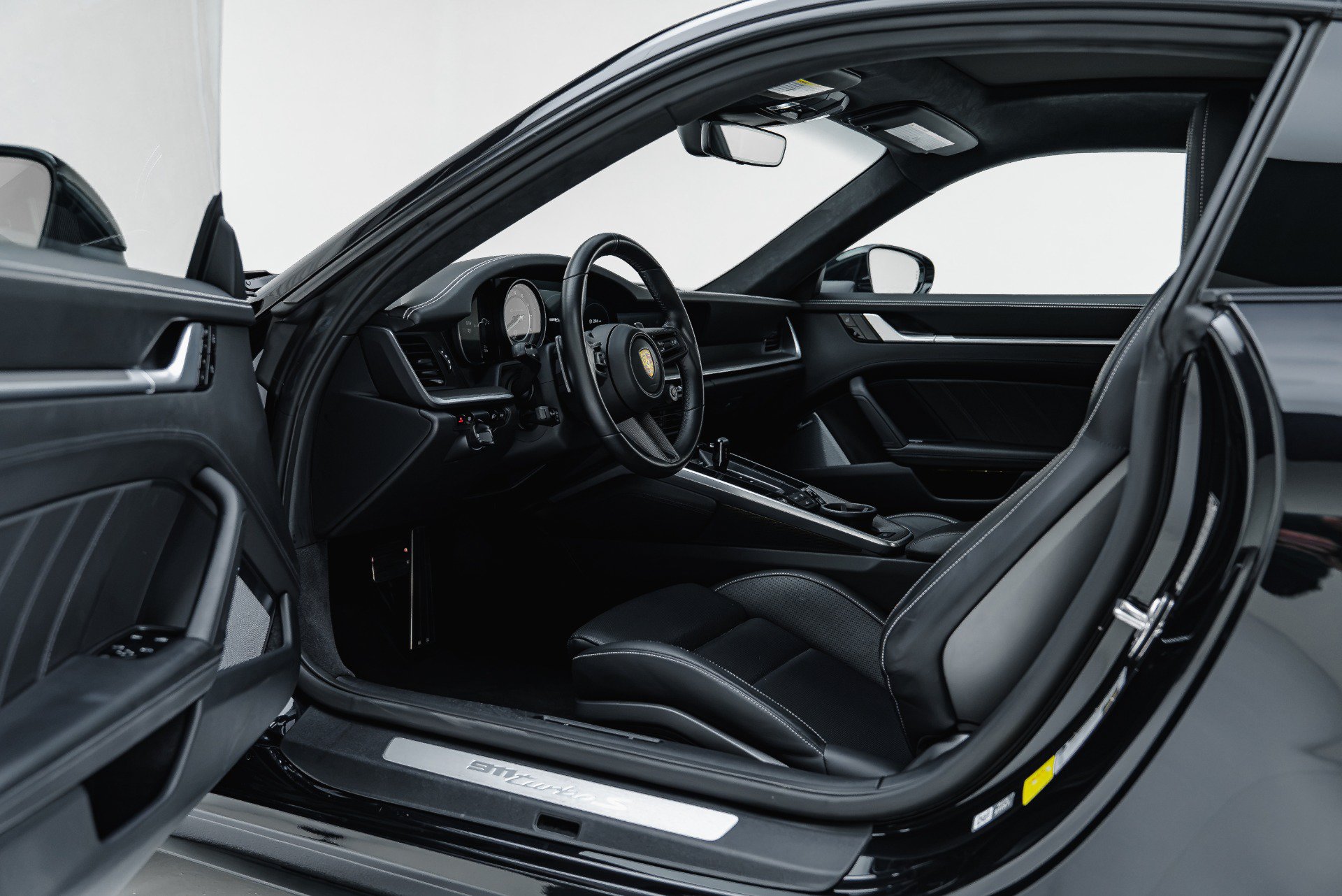 Used 2021 Porsche 911 Turbo S AWD/4WD image 3