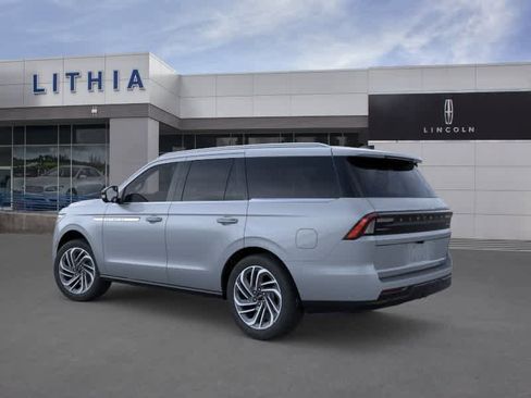 New 2026 Lincoln Navigator Reserve AWD/4WD image 4