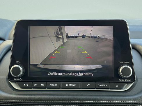 Used 2024 Nissan Rogue S AWD/4WD image 22