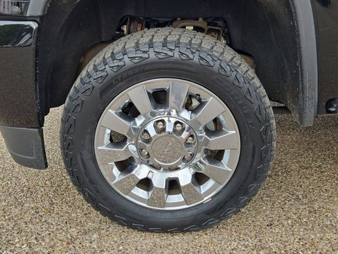 Used 2018 GMC Sierra 2500 Denali w/ Duramax Plus Package AWD/4WD image 11