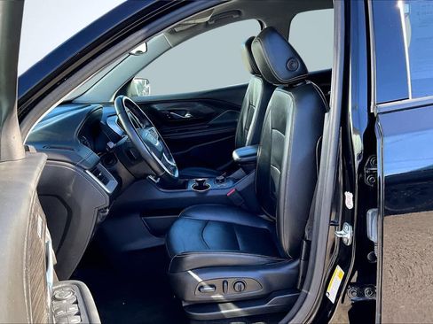 Used 2024 GMC Terrain SLT image 11