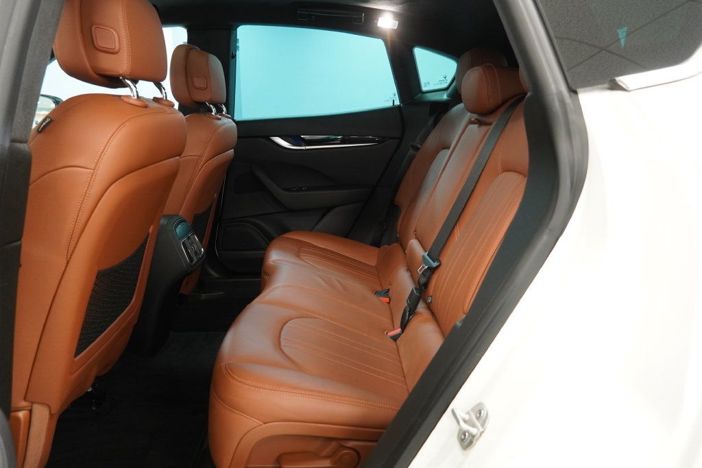 Used 2021 Maserati Levante AWD/4WD image 28