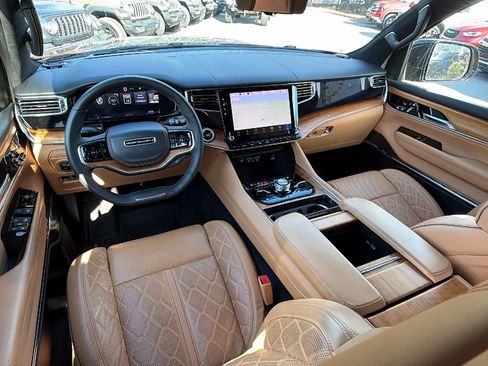 Used 2025 Jeep Grand Wagoneer L Series III AWD/4WD image 26