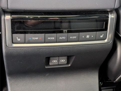 Used 2024 Lexus GX 550 w/ Accessory Package (2T) AWD/4WD image 17