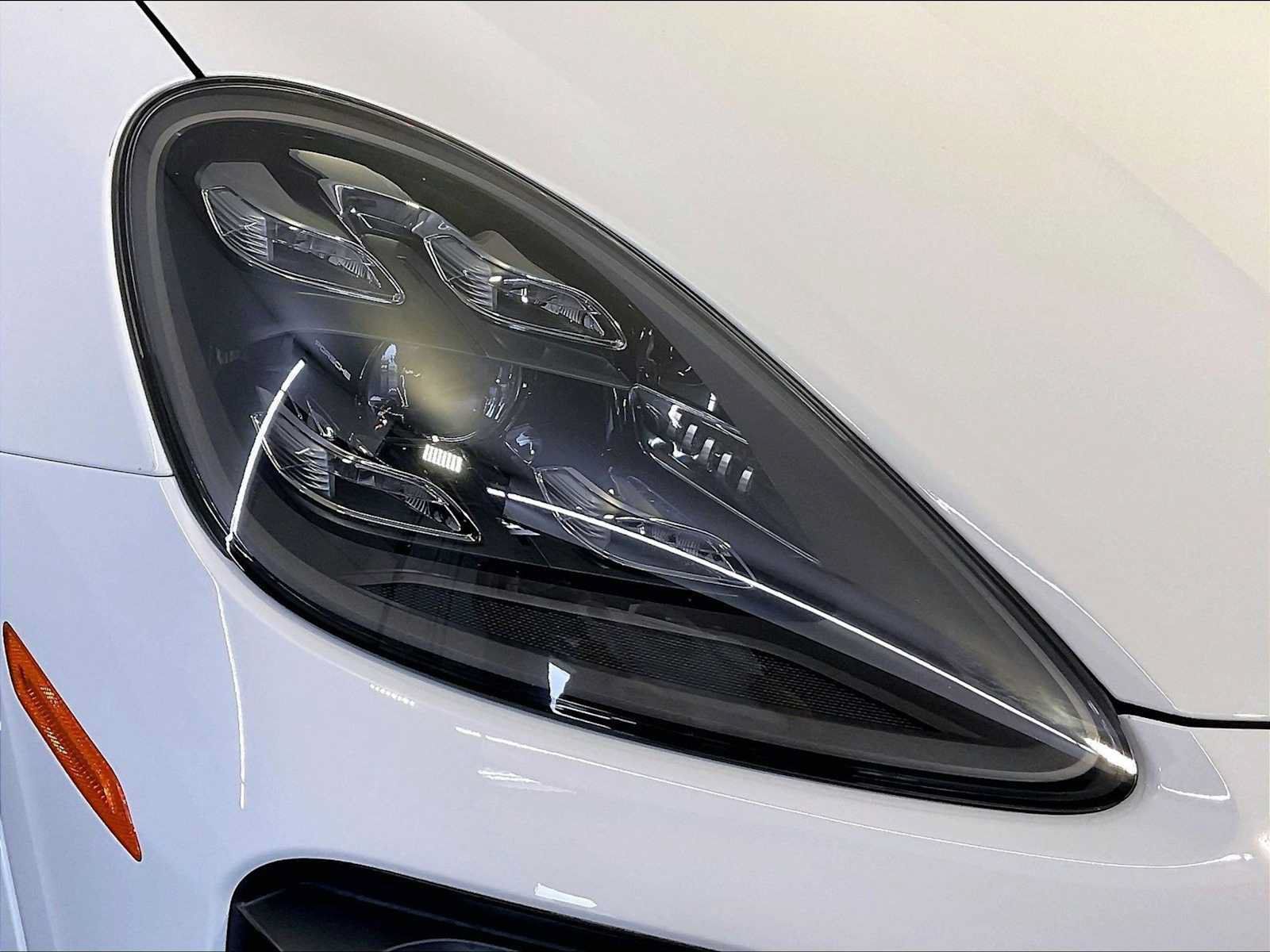 Certified 2023 Porsche Cayenne Platinum Edition AWD/4WD image 12
