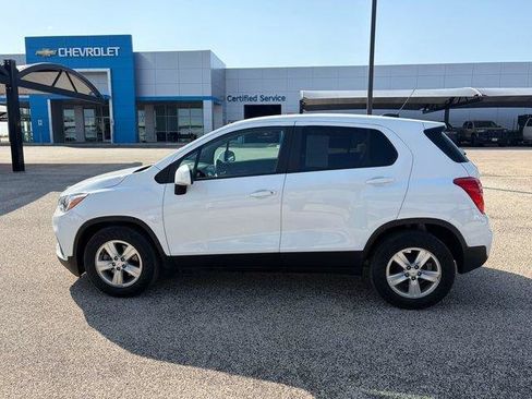 Used 2022 Chevrolet Trax LS w/ Tint and Cruise Package FWD image 8