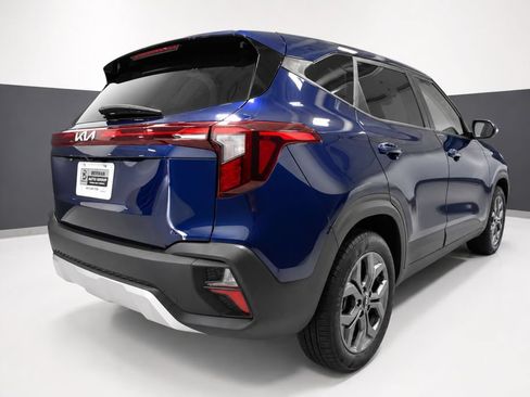 Used 2026 Kia Seltos LX FWD image 8