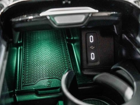 Used 2026 Mercedes-Benz GLC 300 image 23