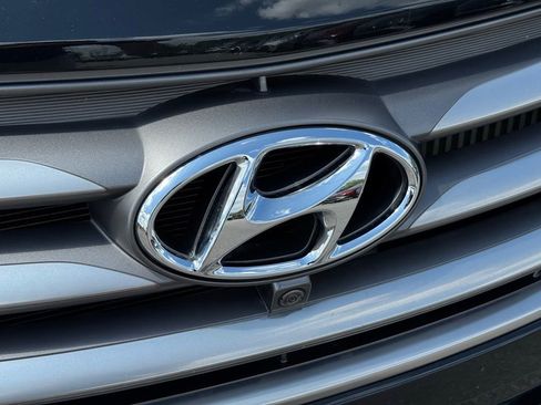 Used 2017 Hyundai Santa Fe Sport FWD image 8
