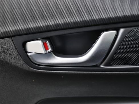 Used 2023 Hyundai Kona SE FWD image 16
