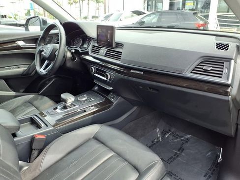 Used 2019 Audi Q5 2.0T Premium w/ Convenience Package AWD/4WD image 29