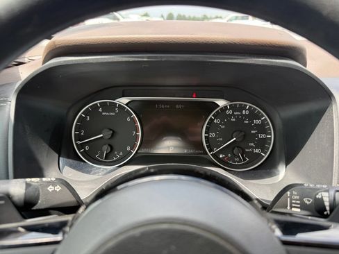 Used 2022 Nissan Rogue SV FWD image 9