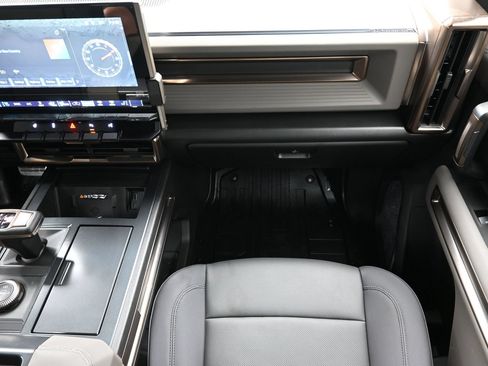 Used 2025 GMC Hummer EV 2X w/ LPO, Sport Package AWD/4WD image 40