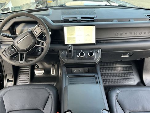 Used 2023 Land Rover Defender 90 V8 image 23