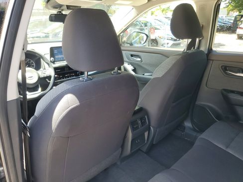 Used 2023 Nissan Rogue SV FWD image 9