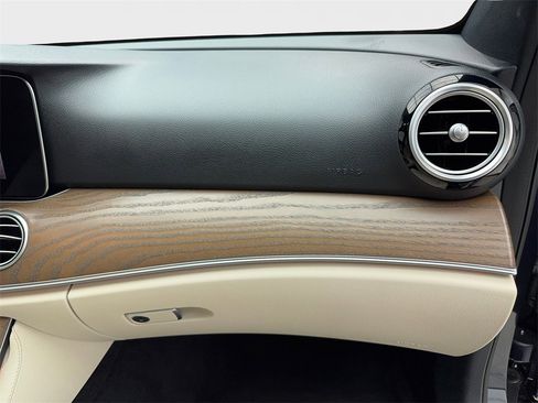 Used 2022 Mercedes-Benz E 350 Sedan w/ AMG Line Exterior image 46