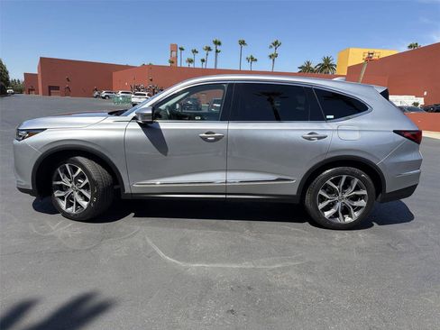 Used 2023 Acura MDX SH-AWD w/ Technology Package image 3