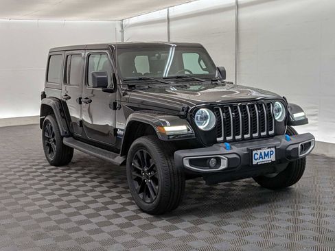 Used 2023 Jeep Wrangler Sahara w/ Cold Weather Group image 8