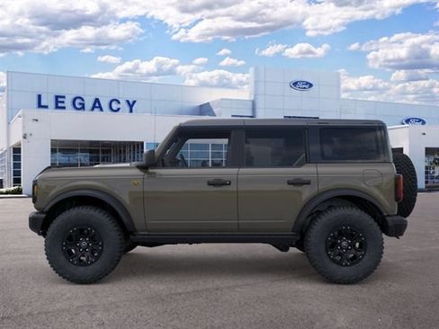 New 2026 Ford Bronco Badlands AWD/4WD image 3