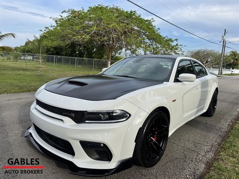Used 2022 Dodge Charger Scat Pack RWD image 3