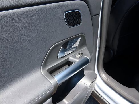 Certified 2025 Mercedes-Benz GLA 250 4MATIC image 41