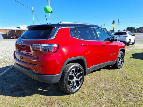 Used 2024 Jeep Compass Limited image 2
