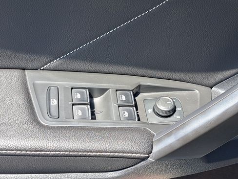 Used 2022 Volkswagen Tiguan SE FWD image 28